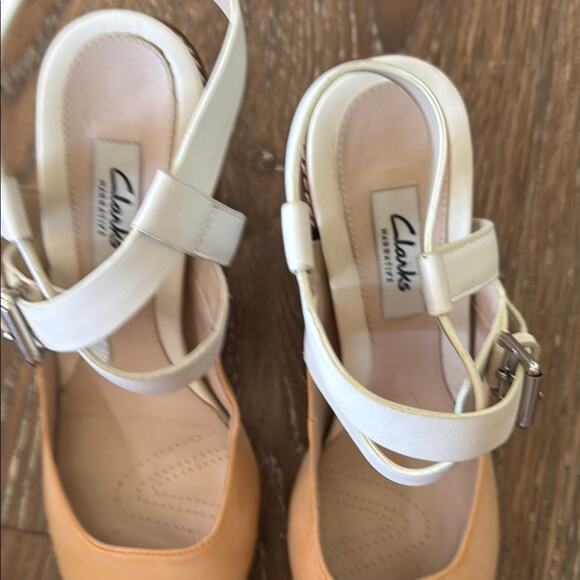 Clarks Tan and White Heels with Chunky Block Heel - Picture 7 of 11